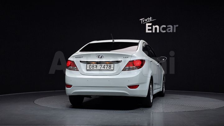 Hyundai Accent 2011 — 4