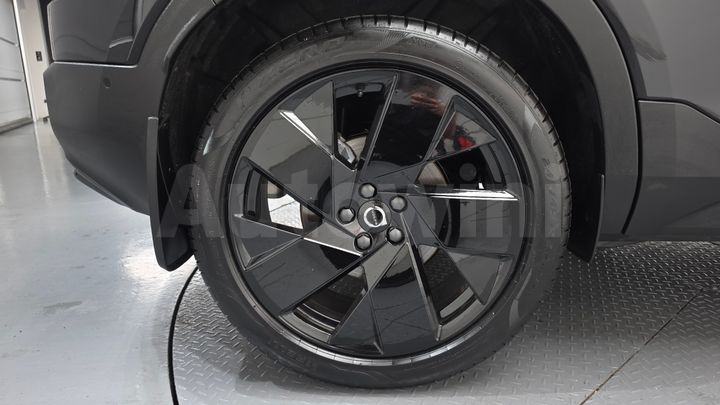 Volvo XC40 2025 — 5