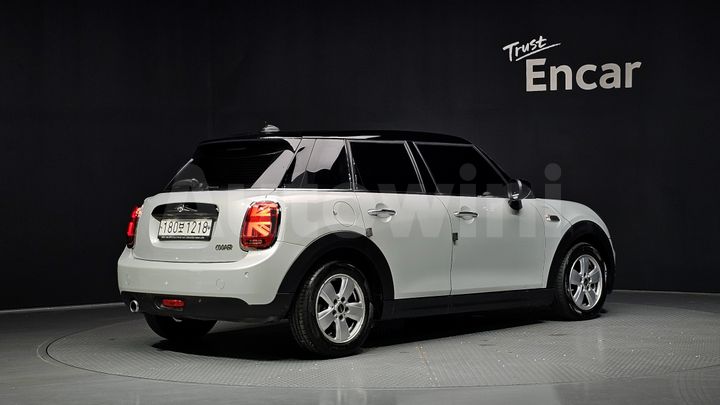 Mini Cooper 2020 — 3