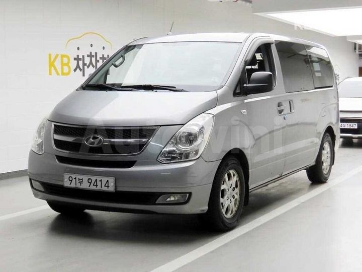 Hyundai Starex 2011 — 2