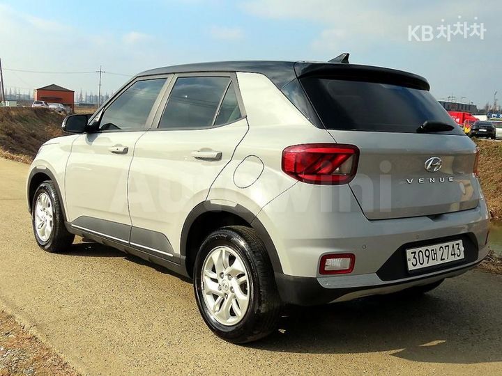 Hyundai Venue 2024 — 3