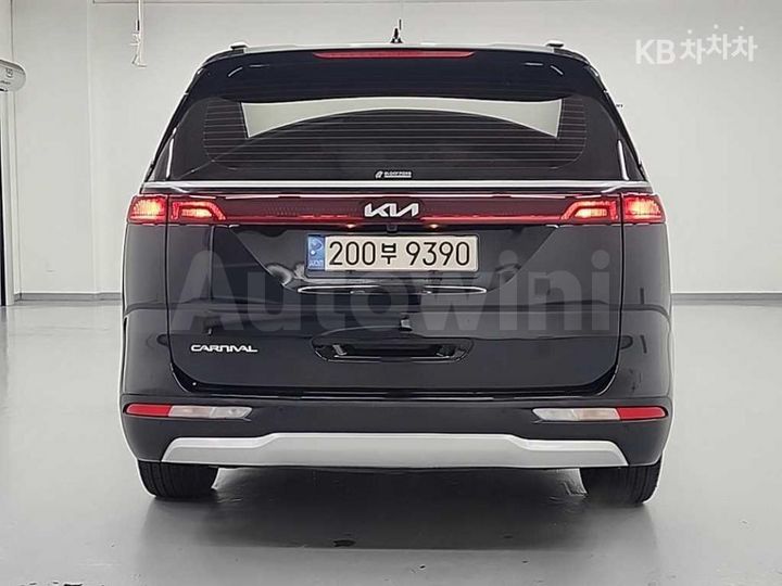 Kia Carnival 2023 — 4