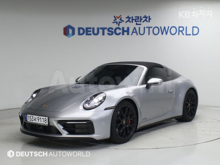 Porsche 911 2024 — 2