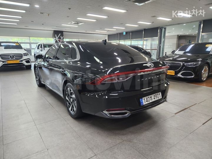 Hyundai Grandeur 2022 — 5
