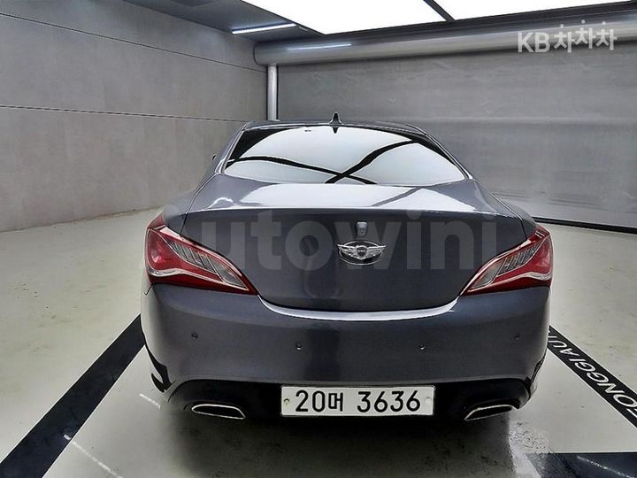Hyundai Genesis 2015 — 3