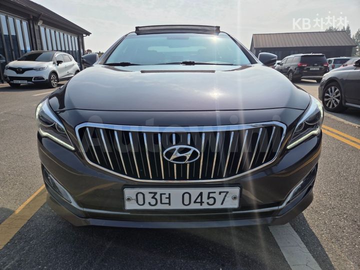 Hyundai Aslan 2016 — 2
