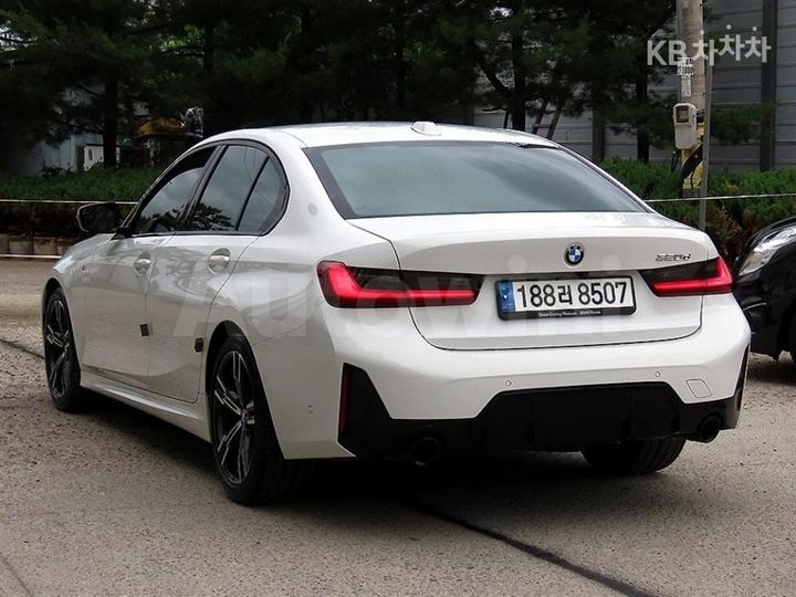 BMW 3 Series 2023 WBA31FU01PFP55895 — 3