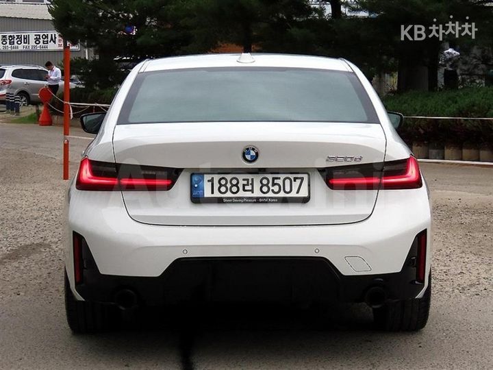 BMW 3 Series 2023 WBA31FU01PFP55895 — 4