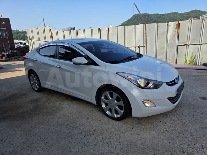 Hyundai Avante 2012 — 3