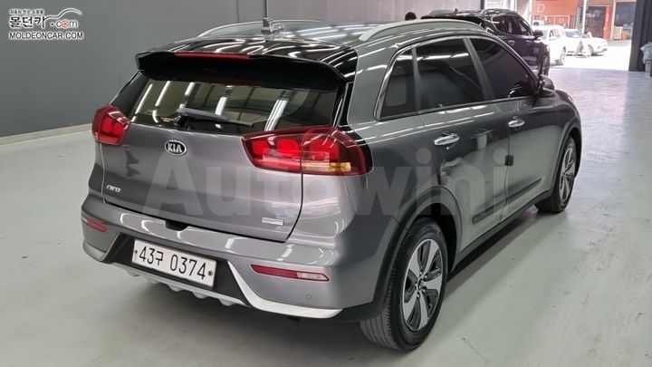 Kia Niro 2016 — 2