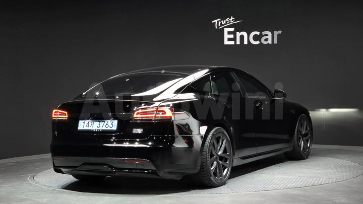 Tesla Model S 2023 — 2
