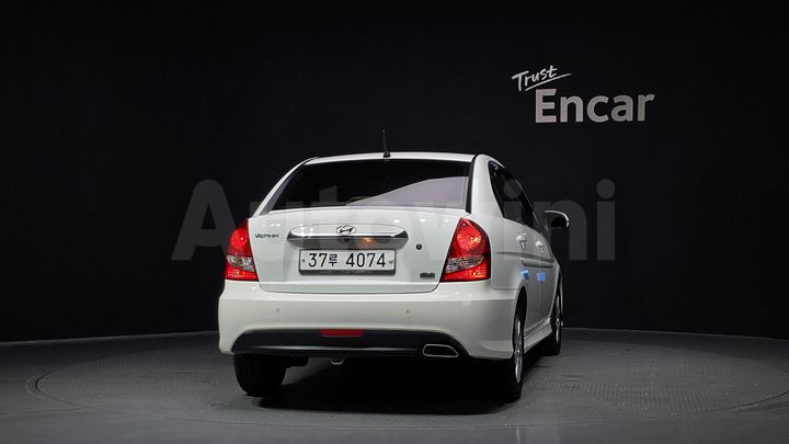 Hyundai Verna 2011 — 4