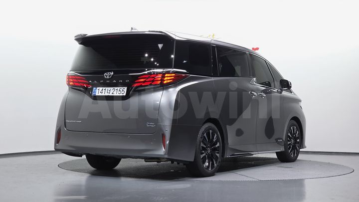 Toyota Alphard 2025 — 2