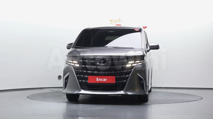 Toyota Alphard 2025 — 3
