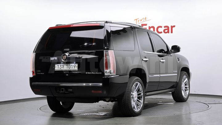 Cadillac Escalade 2011 — 2