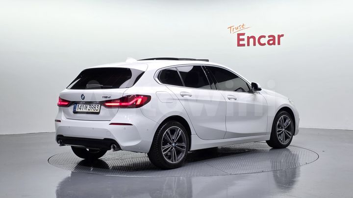 BMW 1 Series 2021 — 2