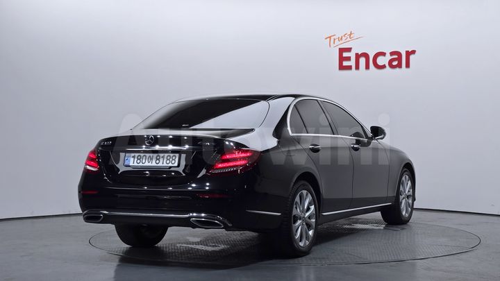 Mercedes Benz E Class 2020 — 2