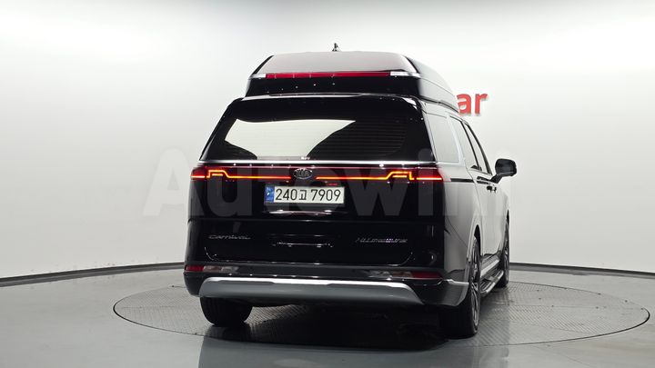Kia Carnival 2021 — 4
