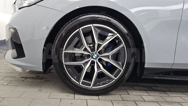 BMW 5 Series 2024 — 5