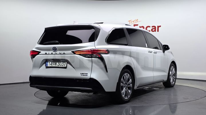 Toyota Sienna 2022 — 2