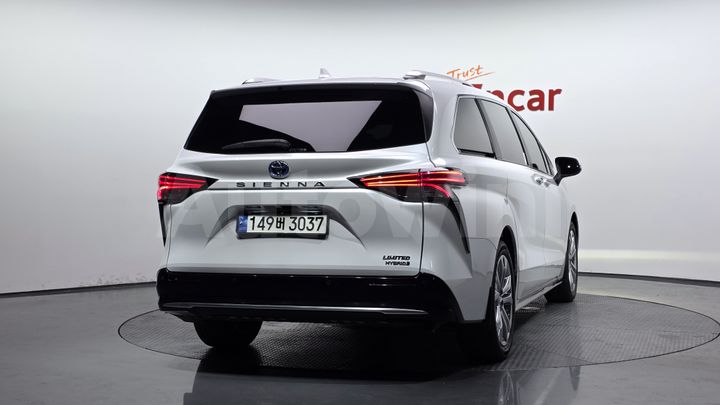 Toyota Sienna 2022 — 4