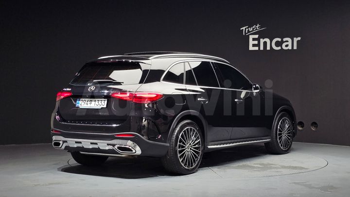 Mercedes Benz GLC Class 2024 — 2