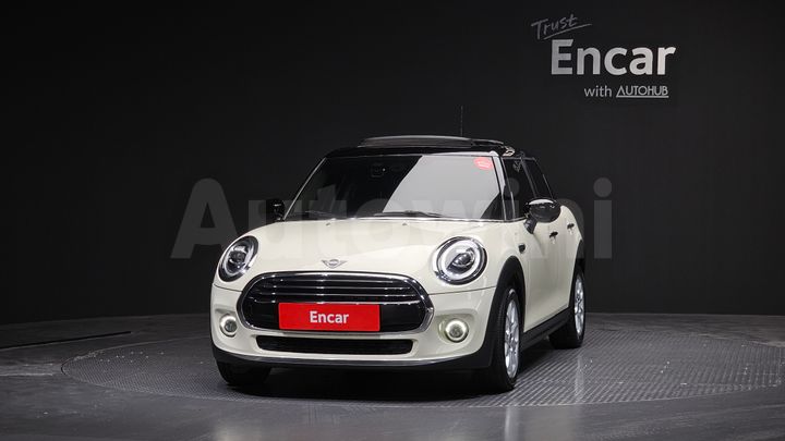Mini Cooper 2020 — 3
