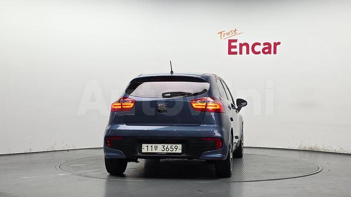Kia Pride 2015 — 3