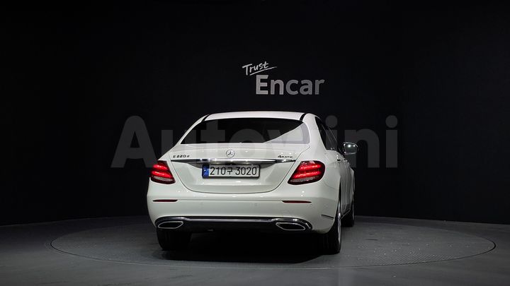 Mercedes Benz E Class 2019 — 4