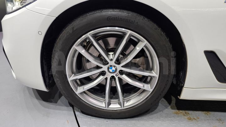 BMW 5 Series 2017 — 5