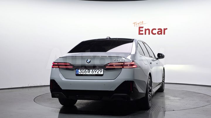 BMW 5 Series 2026 — 3