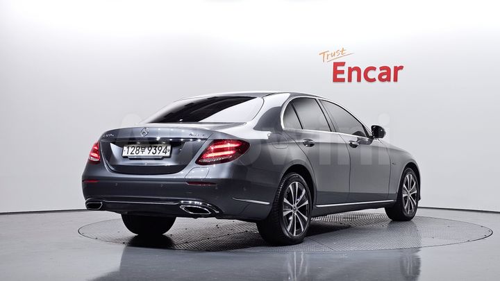 Mercedes Benz E Class 2020 — 2