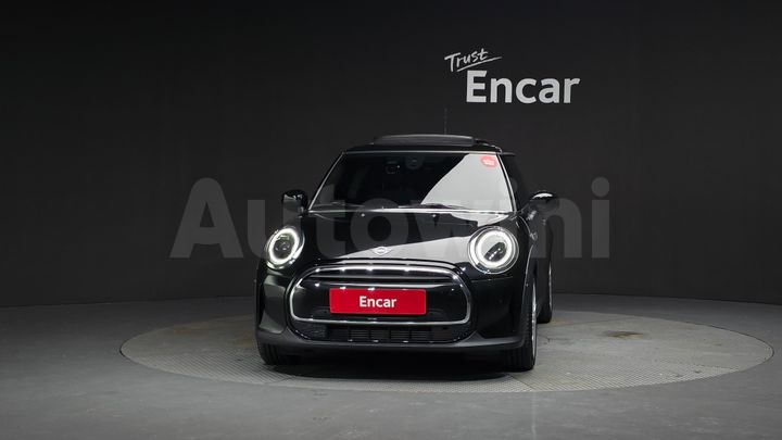 Mini Cooper 2023 — 3