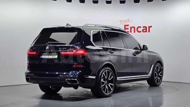 BMW X7 2021 — 2