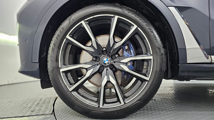 BMW X7 2021 — 5