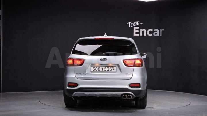 Kia Sorento 2018 — 4