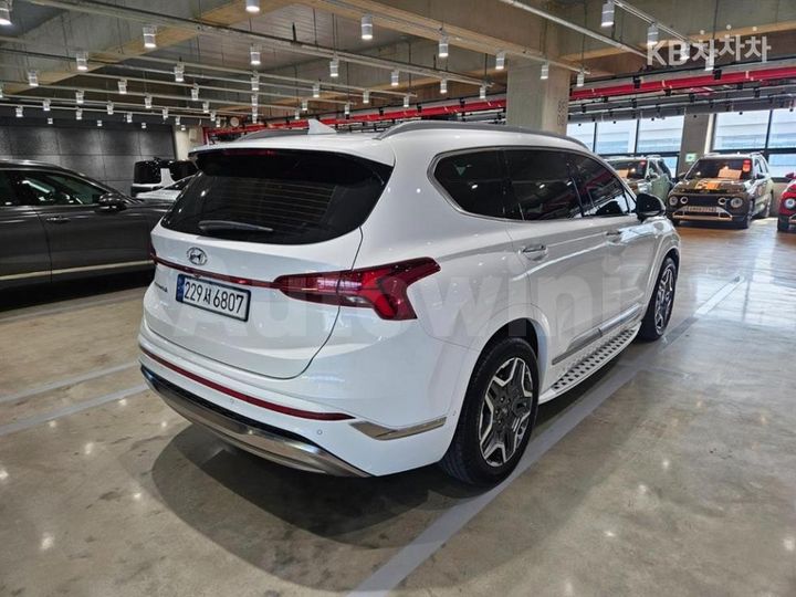 Hyundai SantaFe 2023 — 5