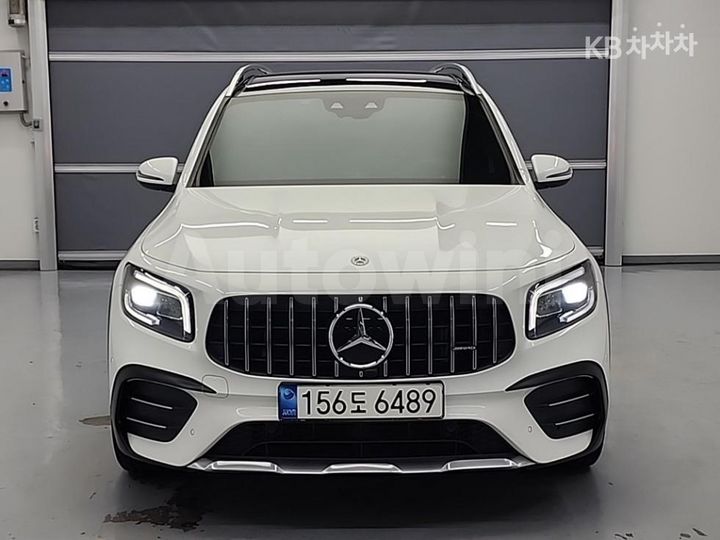 Mercedes Benz GLB Class 2021 — 2