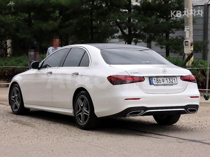 Mercedes Benz E Class 2023 — 3