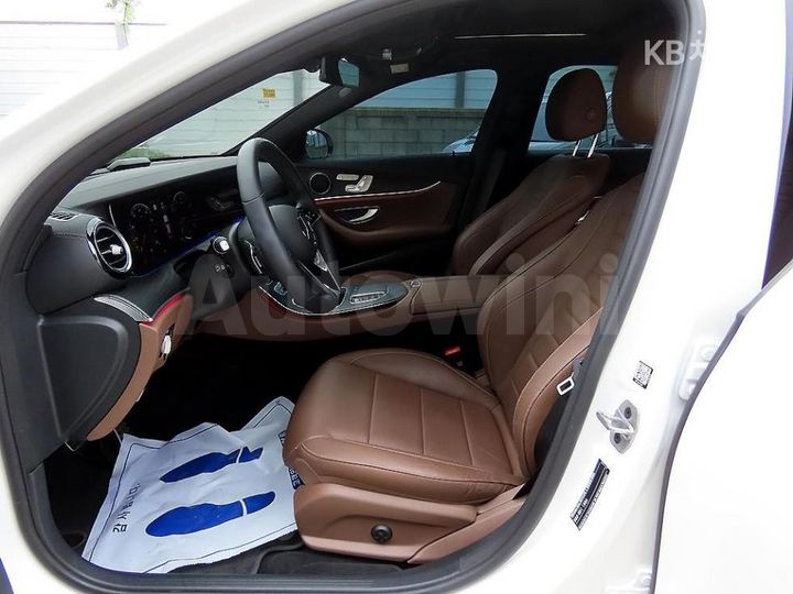 Mercedes Benz E Class 2023 — 5