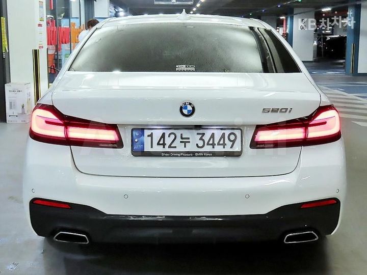 BMW 5 Series 2022 — 5