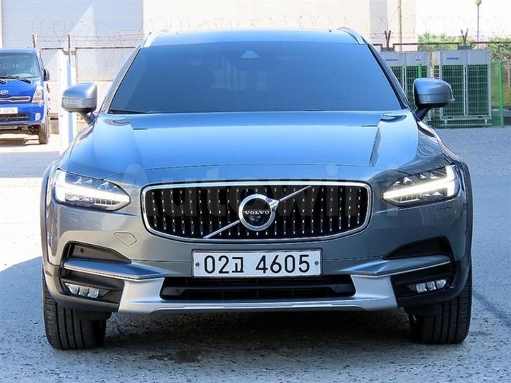 Volvo V90