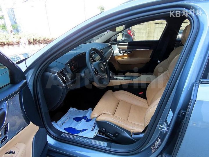 Volvo V90