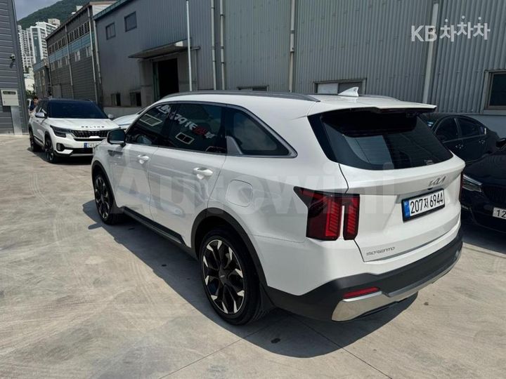 Kia Sorento 2025 — 4