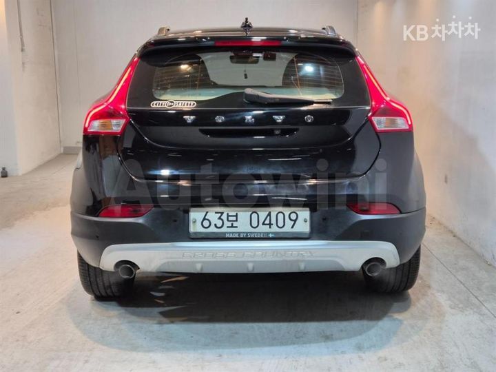 Volvo V40 2016 — 3