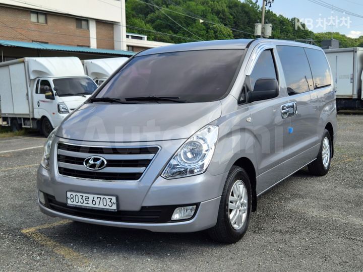 Hyundai Starex 2017 — 2