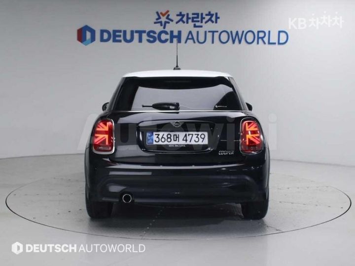 Mini Cooper 2023 — 4