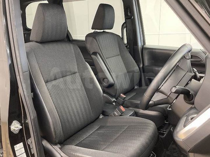 Toyota Voxy 2023 — 5