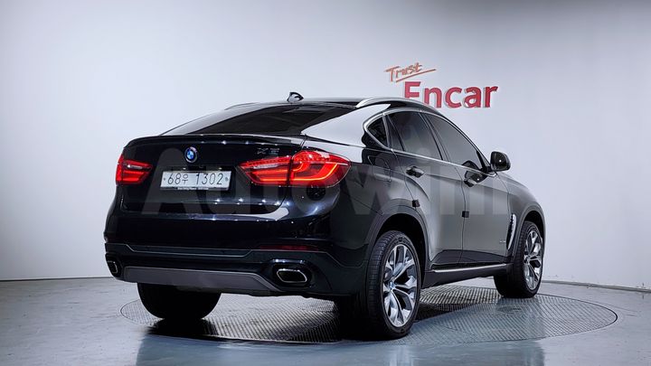 BMW X6 2018 — 2