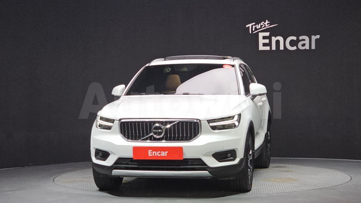 Volvo XC40 2022 — 3
